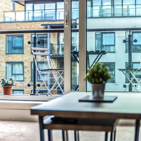 Luxury Apartment In Canary Wharf Лондон Экстерьер фото